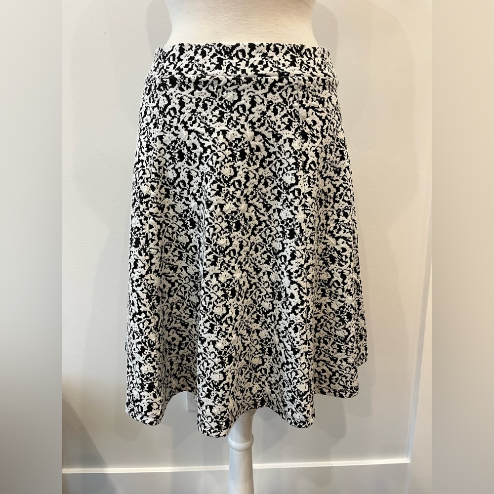 Paraphrase Black & White Patterned Skirt - Medium